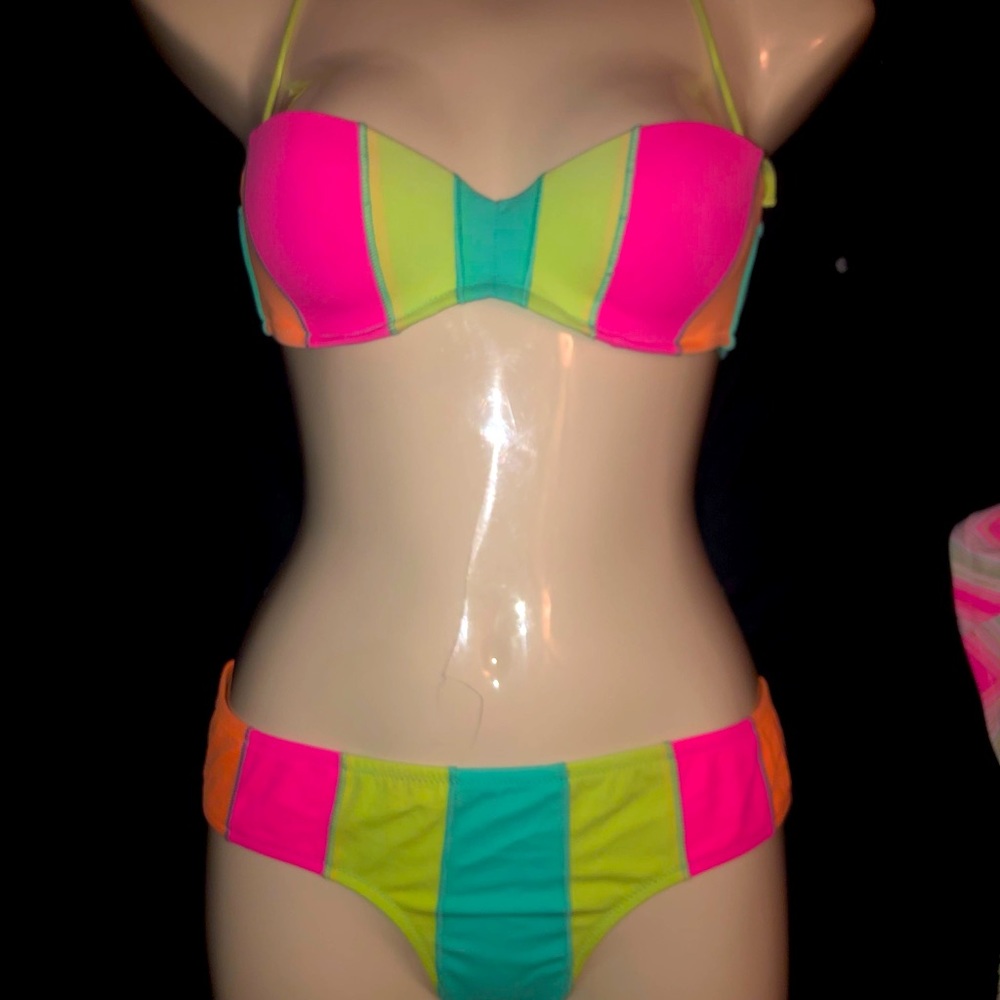 Victoria’s Secret Bikini Set